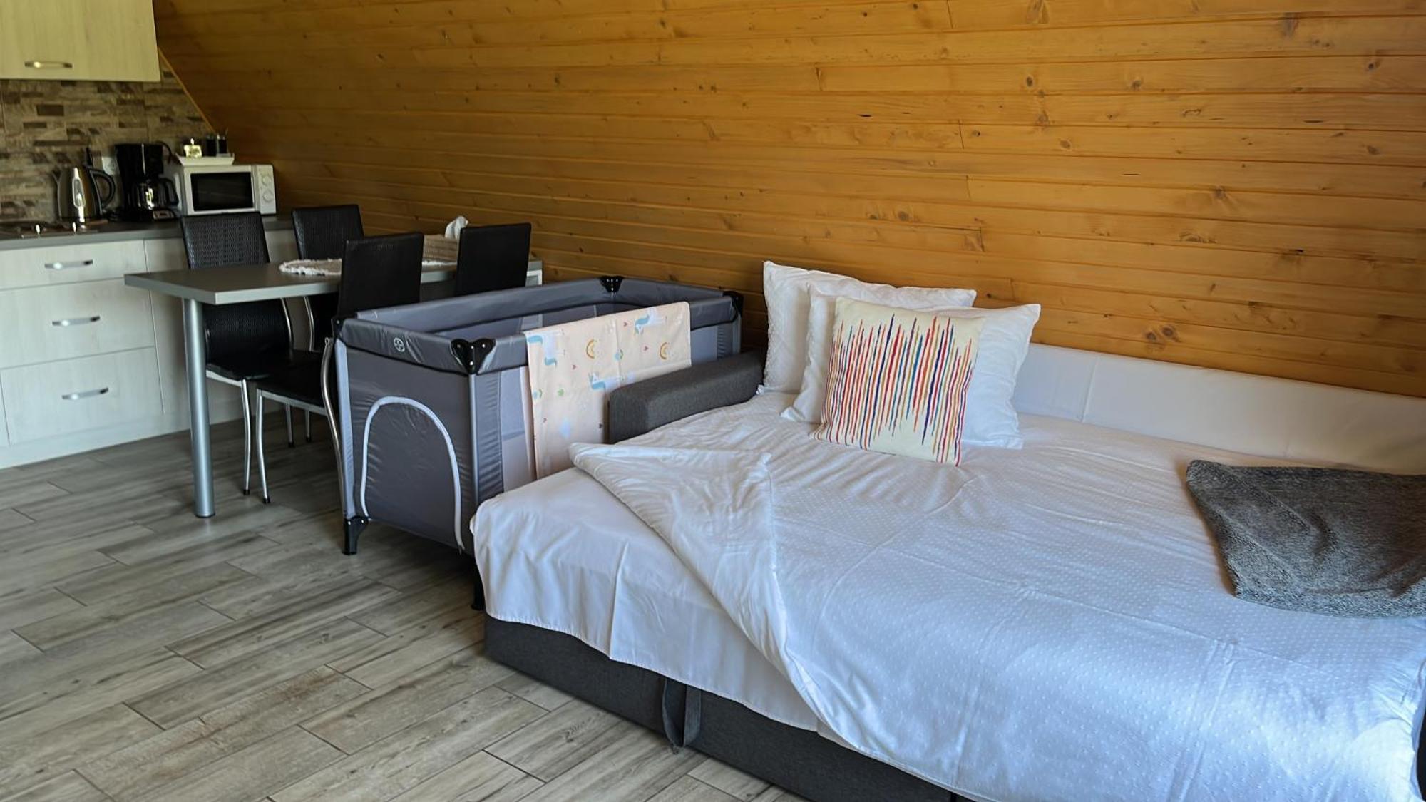 Casutele De Sub Padure Hotel Avrig Eksteriør billede