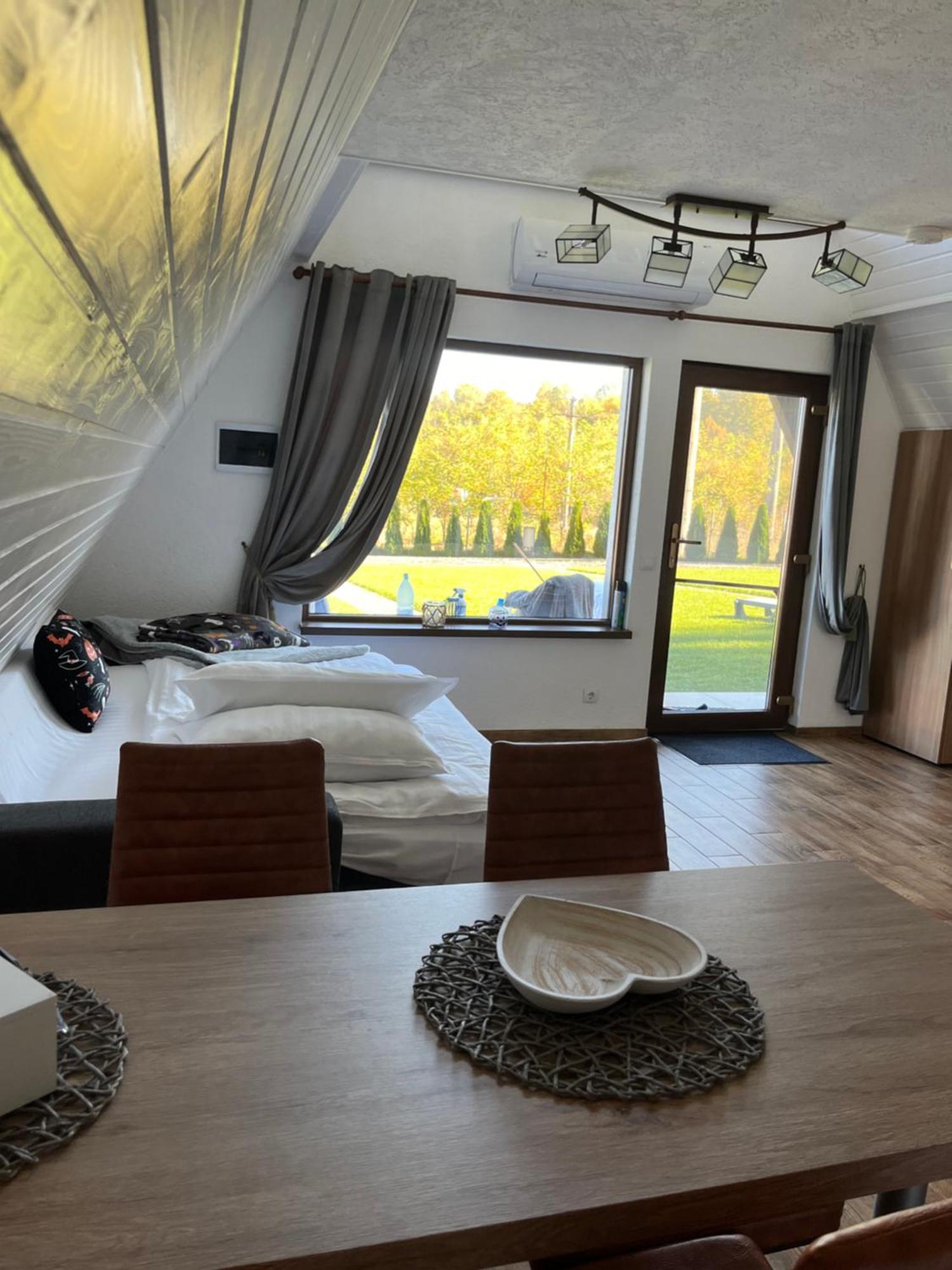 Casutele De Sub Padure Hotel Avrig Eksteriør billede